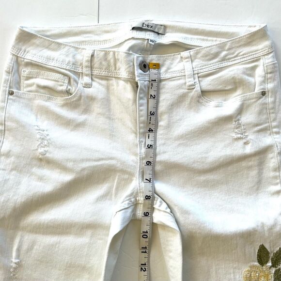 Dex Distressed White Embroidered Floral Design Crop Jeans Size 30 - Picture 11 of 11